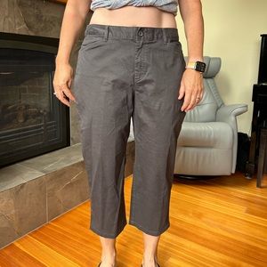 Eddie Bauer Capri legend wash stretch pants